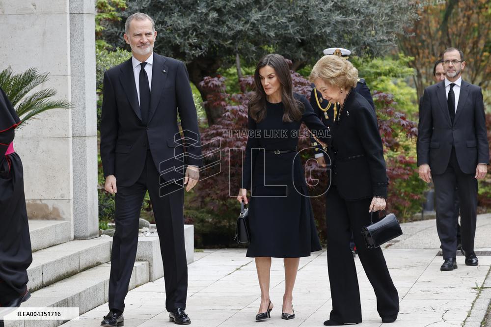Spanish Royal Pay Tribute to Pope Francis - Madrid