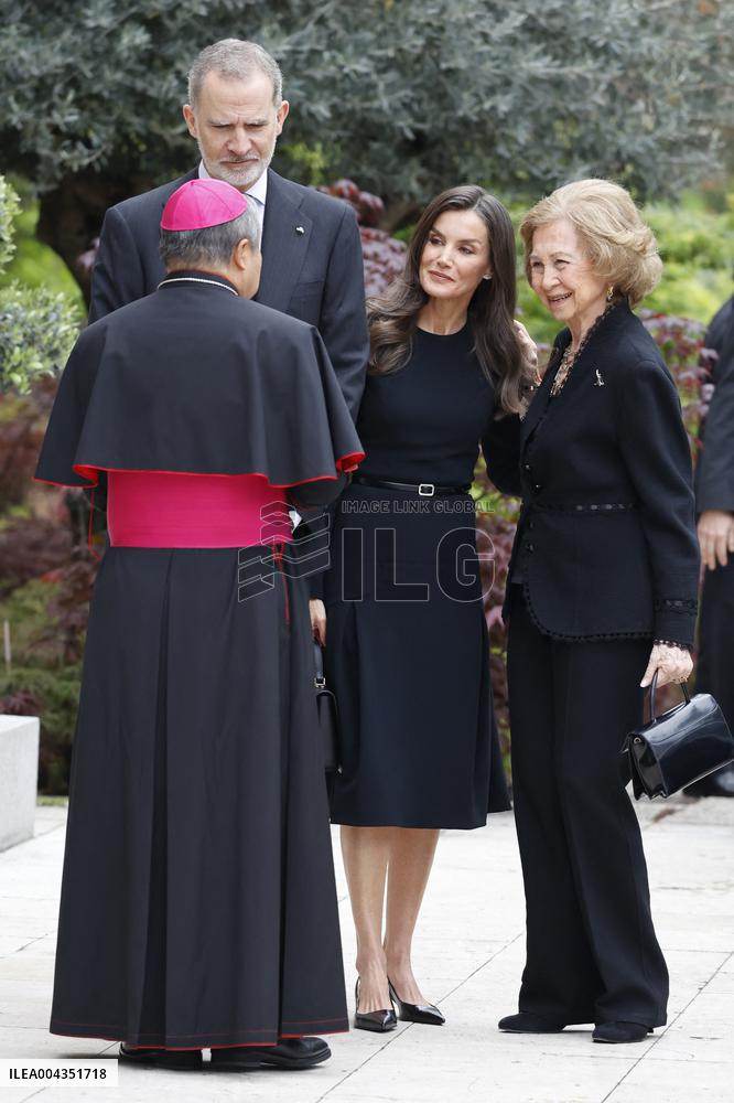 Spanish Royal Pay Tribute to Pope Francis - Madrid