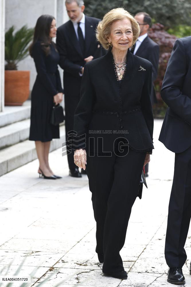 Spanish Royal Pay Tribute to Pope Francis - Madrid