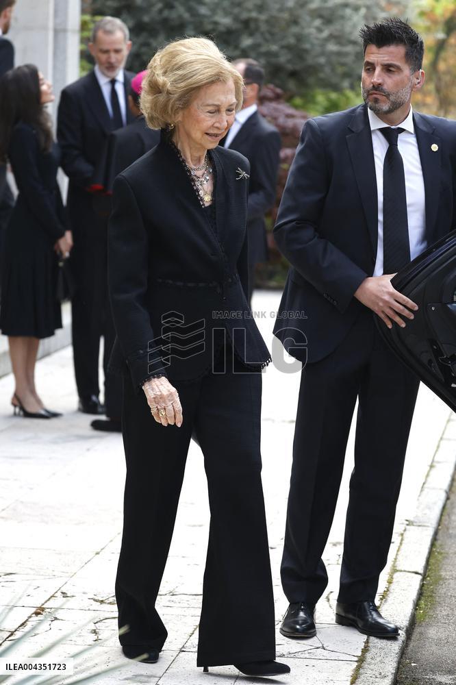 Spanish Royal Pay Tribute to Pope Francis - Madrid