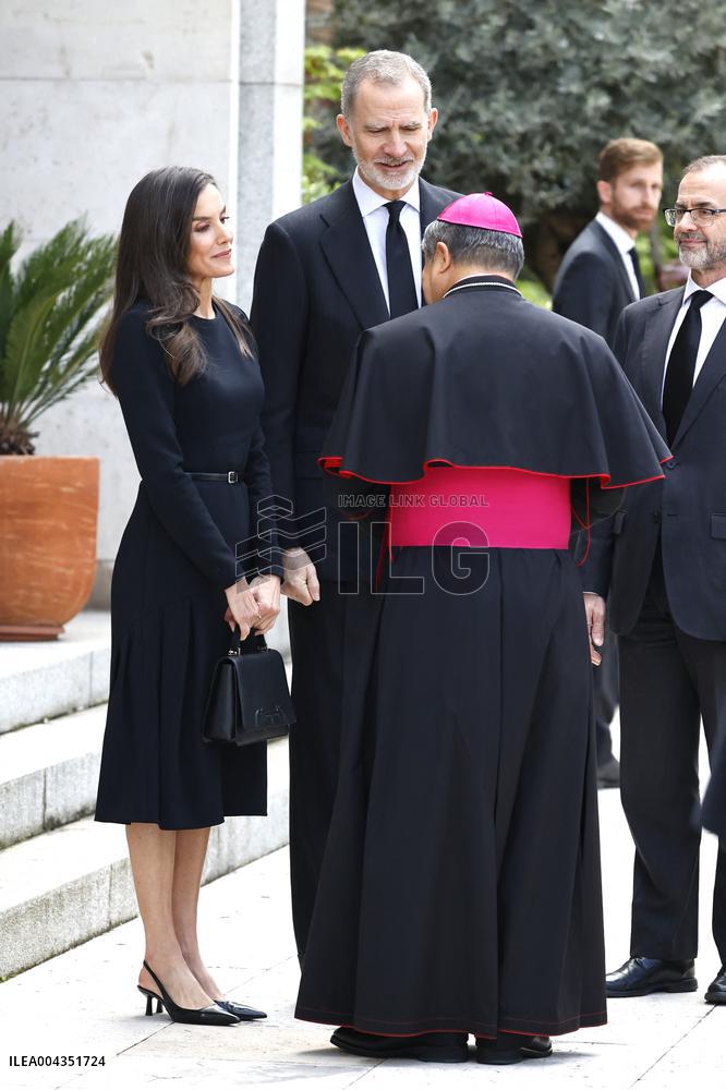 Spanish Royal Pay Tribute to Pope Francis - Madrid