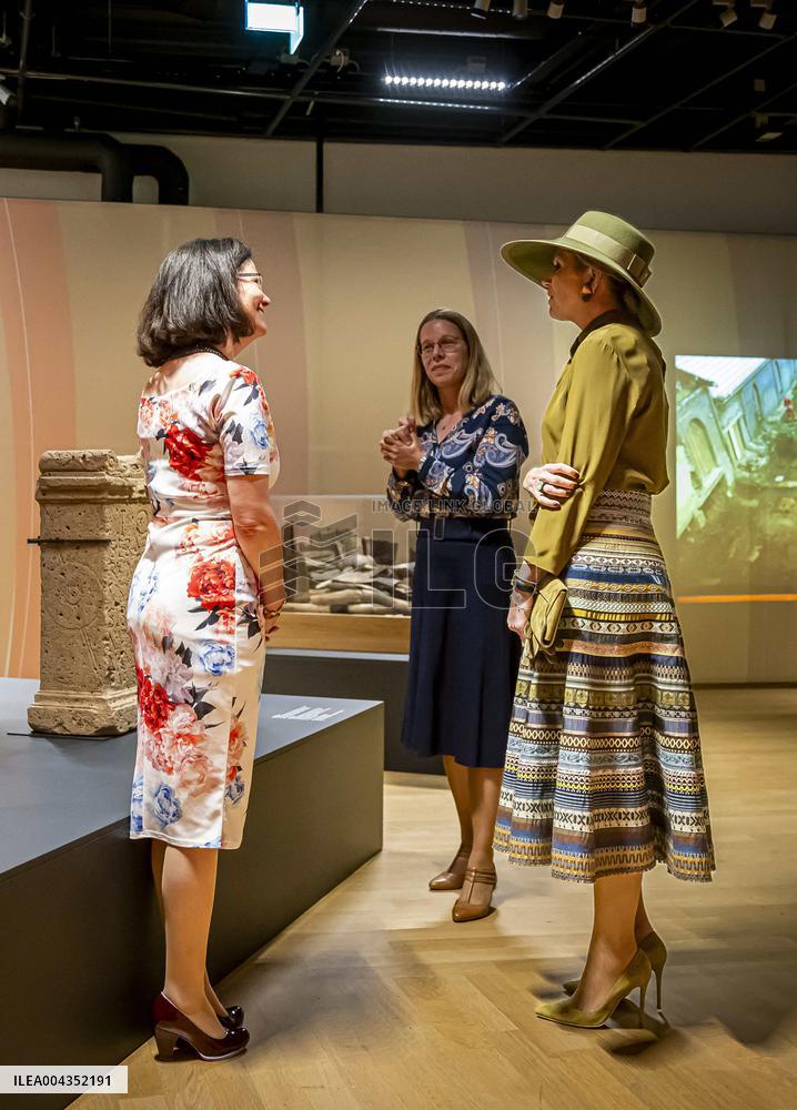 Queen Maxima at Exhibition on 25 Years of Archaeology - Leiden