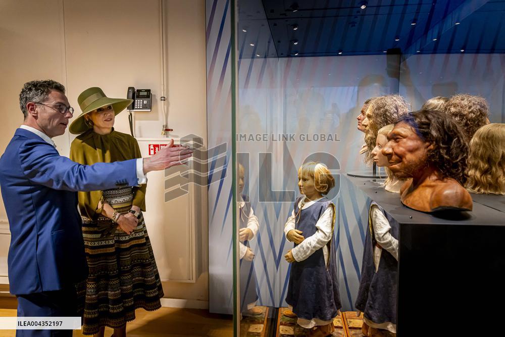 Queen Maxima at Exhibition on 25 Years of Archaeology - Leiden