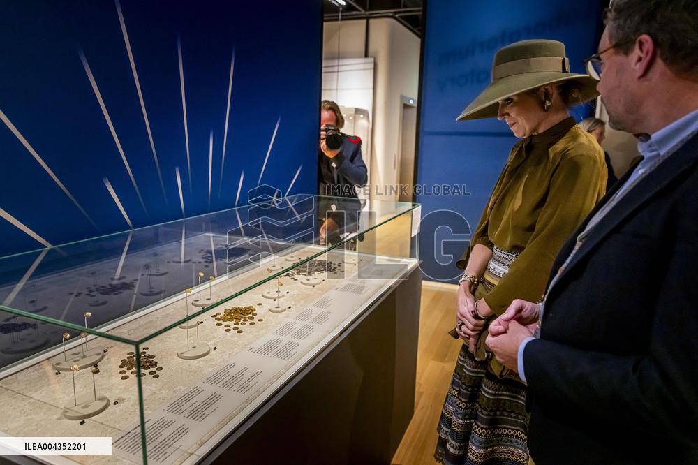 Queen Maxima at Exhibition on 25 Years of Archaeology - Leiden