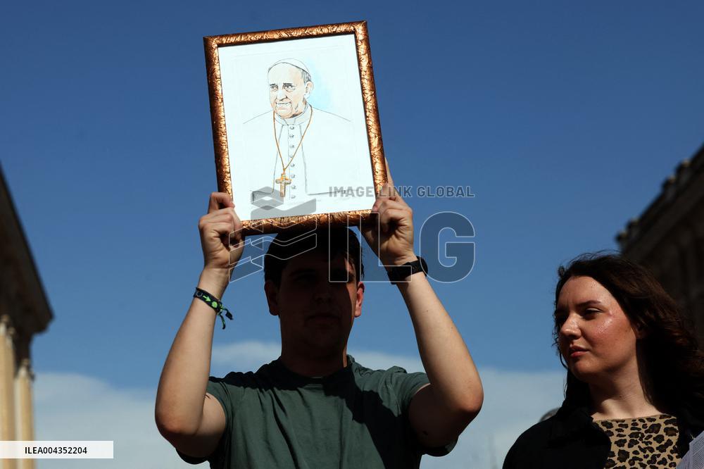 Second day since the death of pope francis