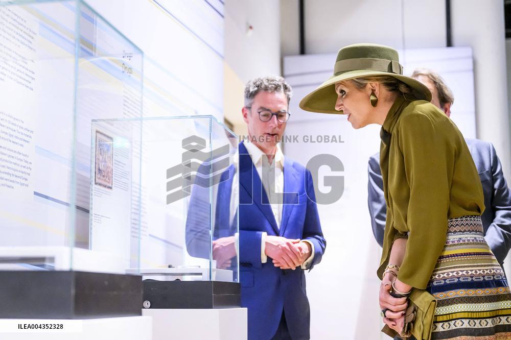 Queen Maxima at Exhibition on 25 Years of Archaeology - Leiden