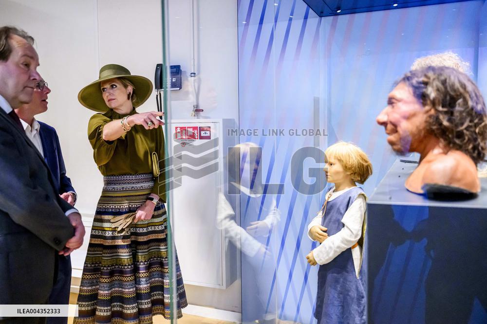 Queen Maxima at Exhibition on 25 Years of Archaeology - Leiden