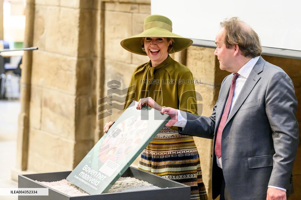Queen Maxima at Exhibition on 25 Years of Archaeology - Leiden