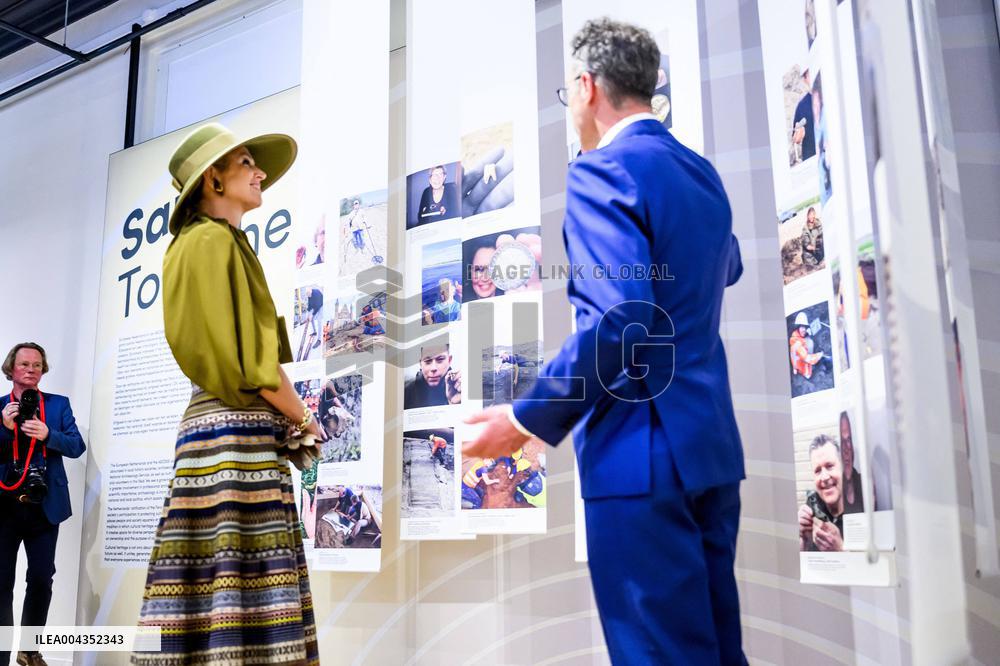 Queen Maxima at Exhibition on 25 Years of Archaeology - Leiden