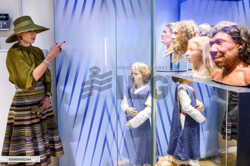 Queen Maxima at Exhibition on 25 Years of Archaeology - Leiden