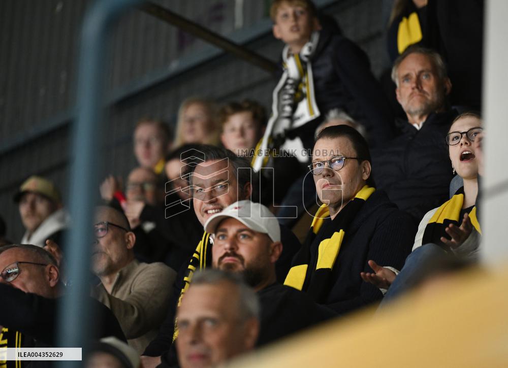 ROYALS AT HOCKEY MATCH