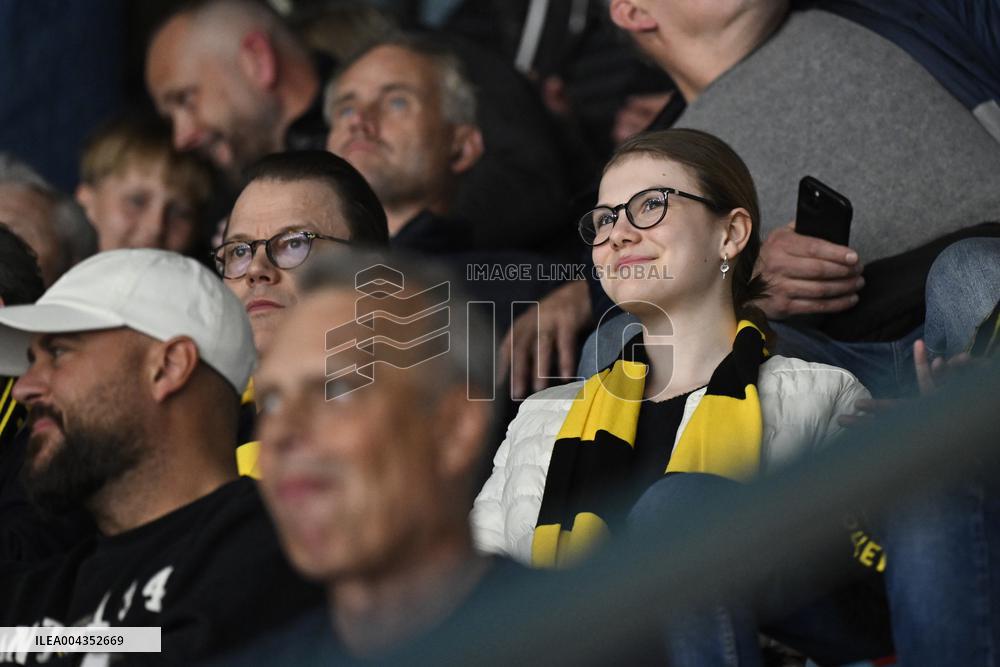 ROYALS AT HOCKEY MATCH