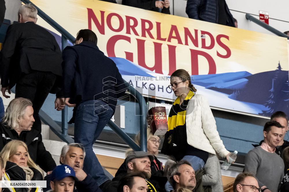 ROYALS AT HOCKEY MATCH