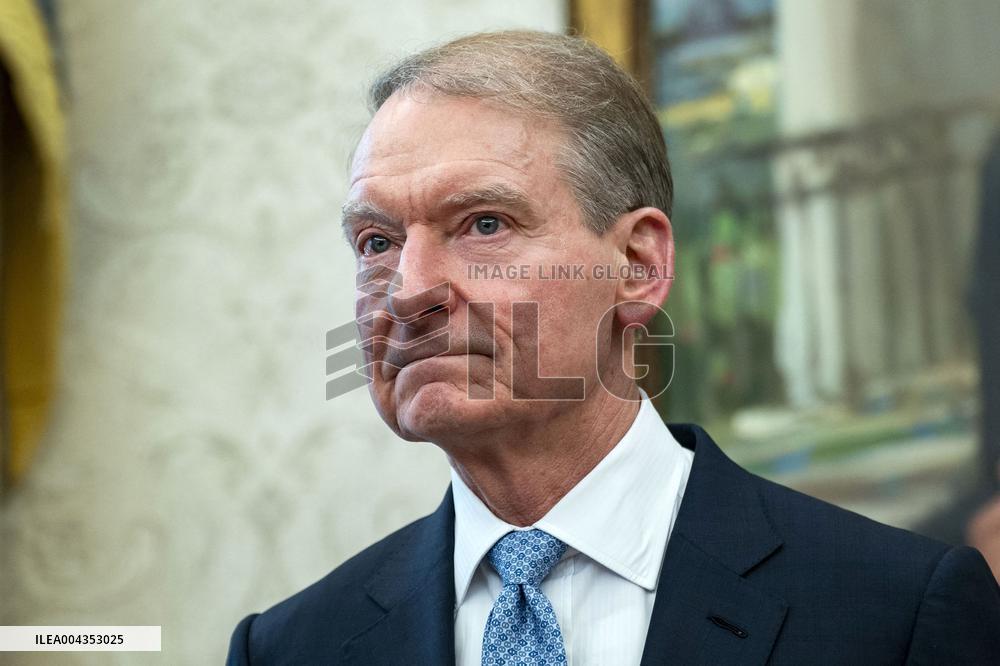 Paul Atkins Sworn-In as SEC Commissioner in Washington, DC