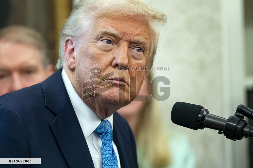 Paul Atkins Sworn-In as SEC Commissioner in Washington, DC