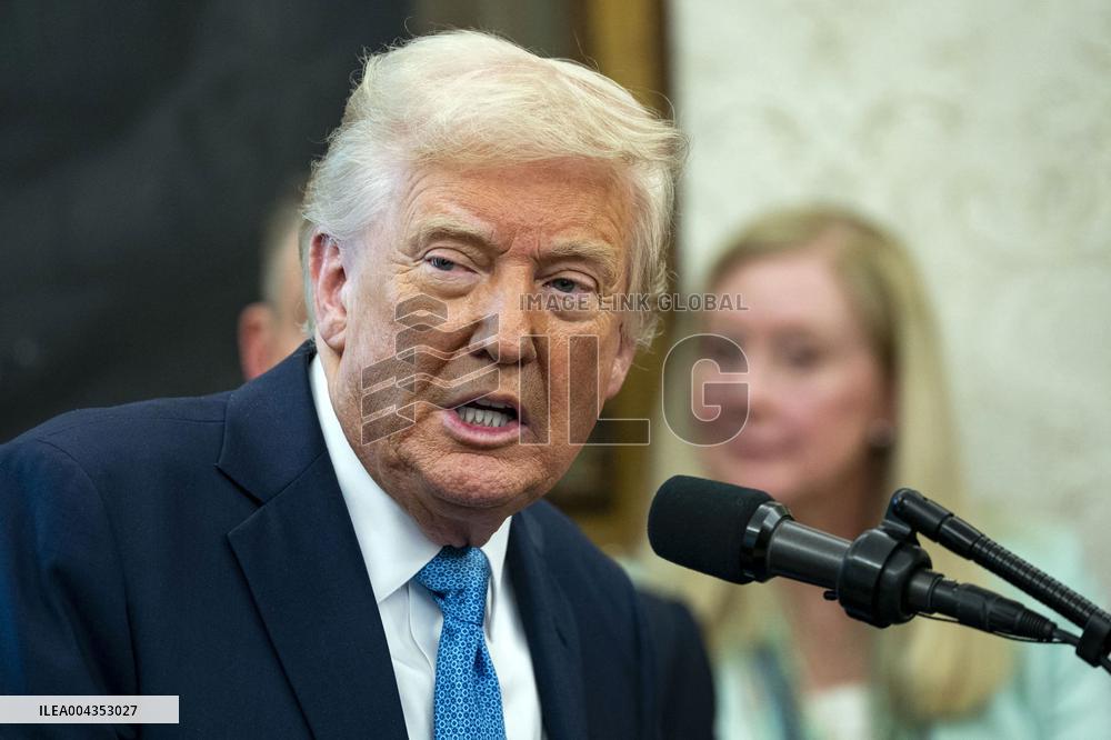 Paul Atkins Sworn-In as SEC Commissioner in Washington, DC