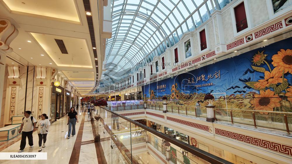 Moon Star Global Harbor Mall in Shanghai