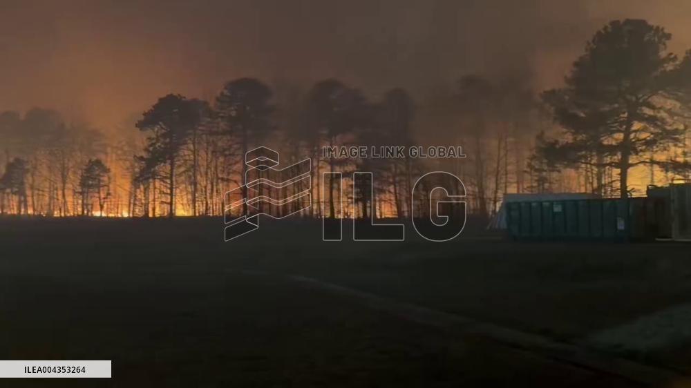 US: Garden State Parkway Closed, Thousands Evacuate as Wildfire Rages in NJ