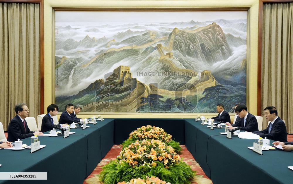 Komeito party chief in Beijing