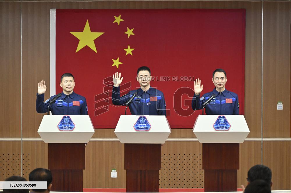 Shenzhou 20 Presentation Crew and Press Conference in China