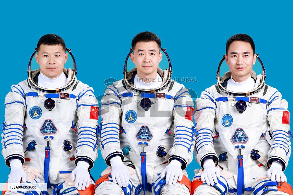 Shenzhou 20 Presentation Crew and Press Conference in China