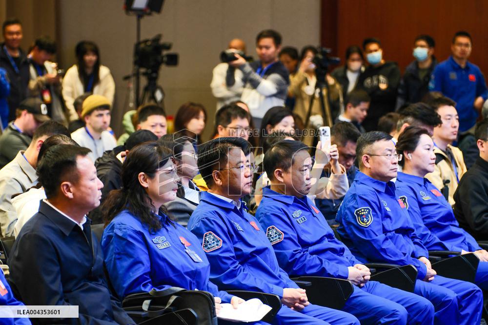 Shenzhou 20 Presentation Crew and Press Conference in China