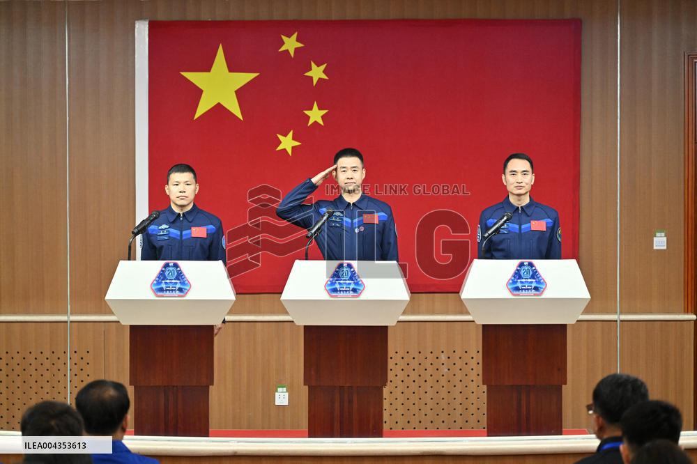 Shenzhou 20 Presentation Crew and Press Conference in China