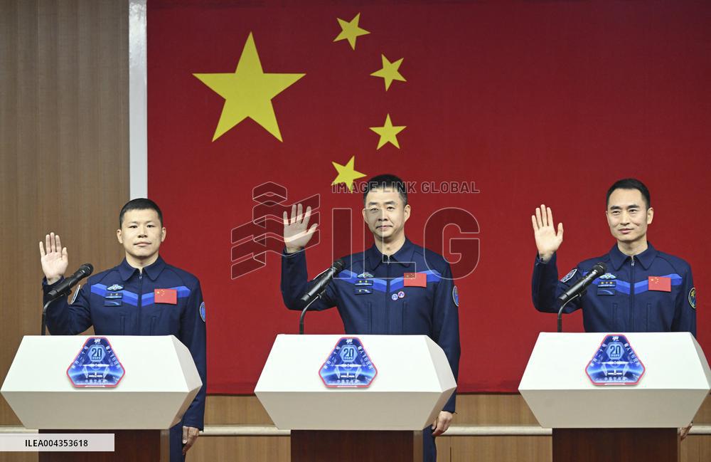 Shenzhou 20 Presentation Crew and Press Conference in China