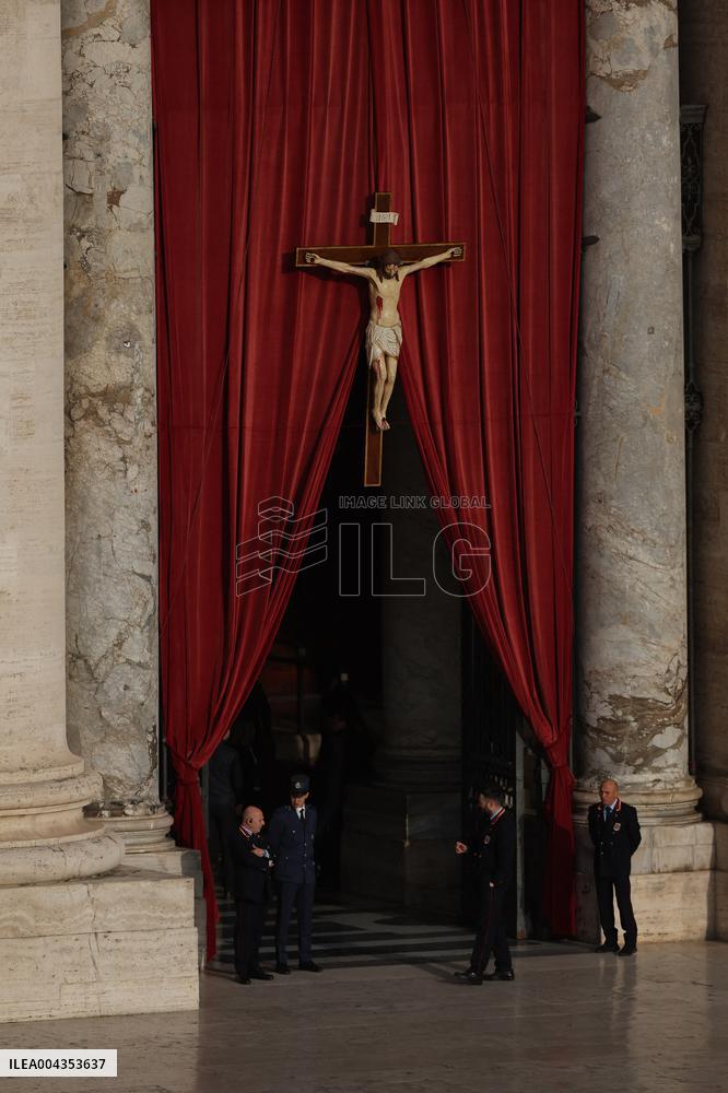 Transfer of the coffin of Roman Pontiff Francis to the vatican Basilica