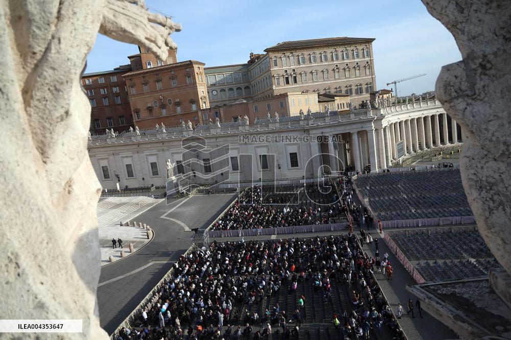 Transfer of the coffin of Roman Pontiff Francis to the vatican Basilica