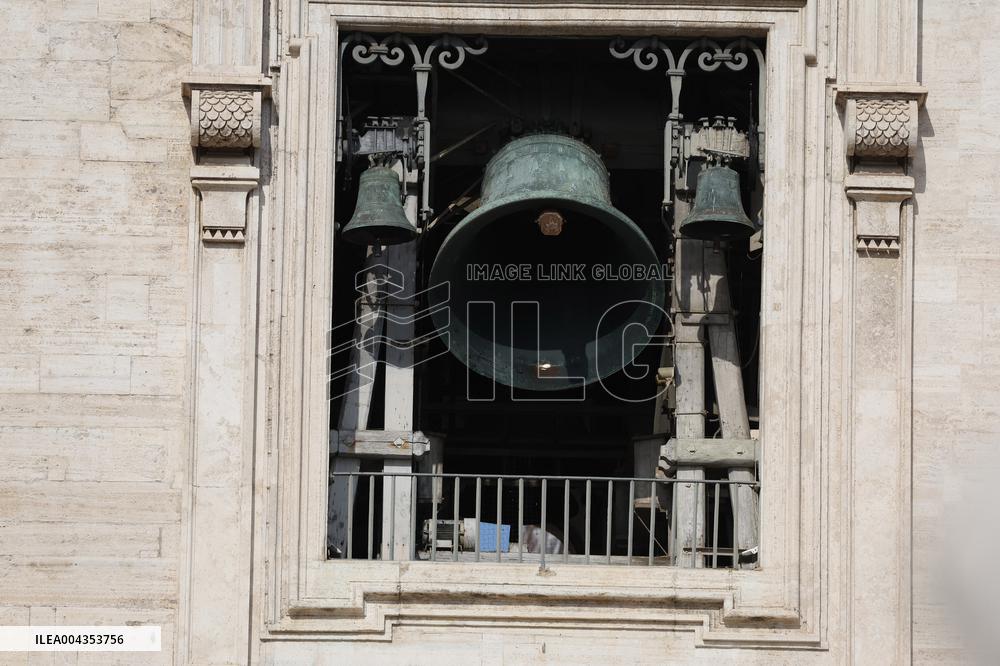 Transfer of The Coffin of Pope Francis - Vatican