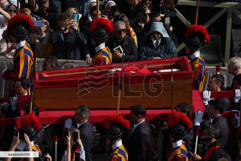 Transfer of The Coffin of Pope Francis - Vatican