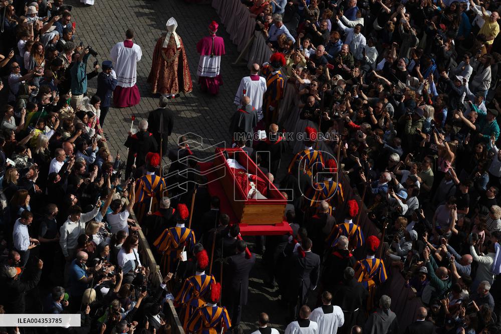 Transfer of The Coffin of Pope Francis - Vatican