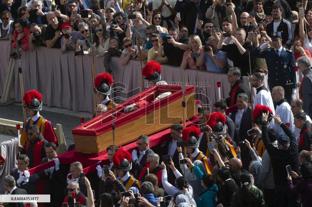 Transfer of The Coffin of Pope Francis - Vatican