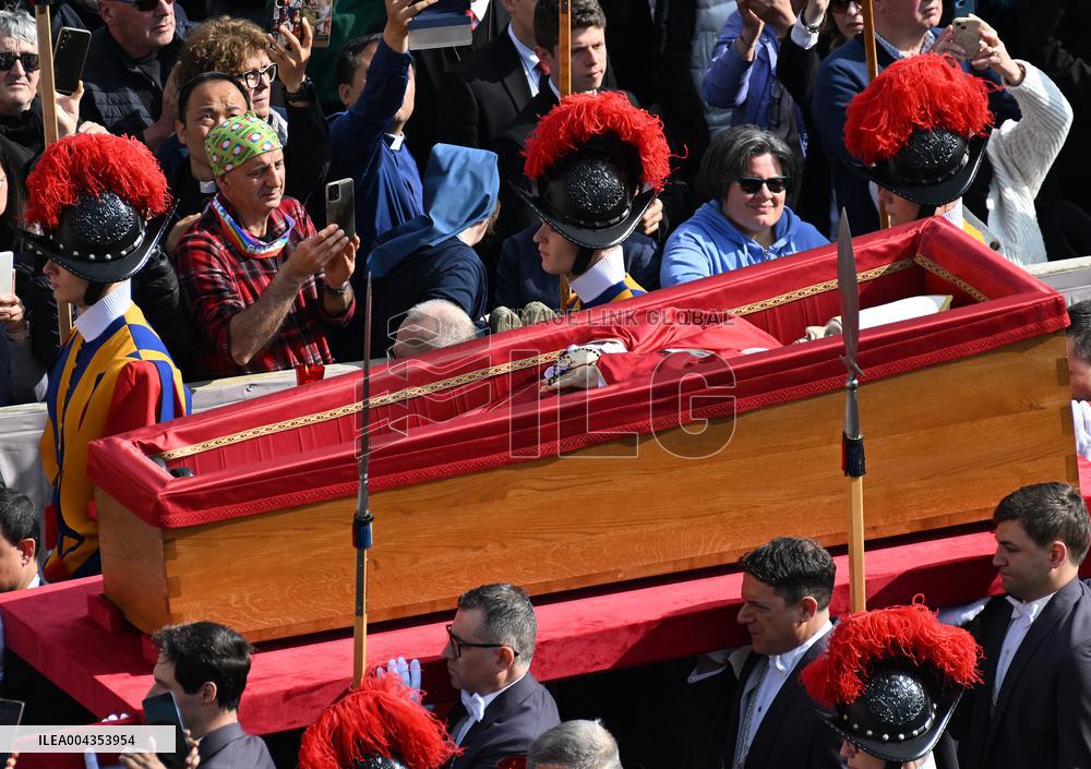 Transfer of The Coffin of Pope Francis - Vatican