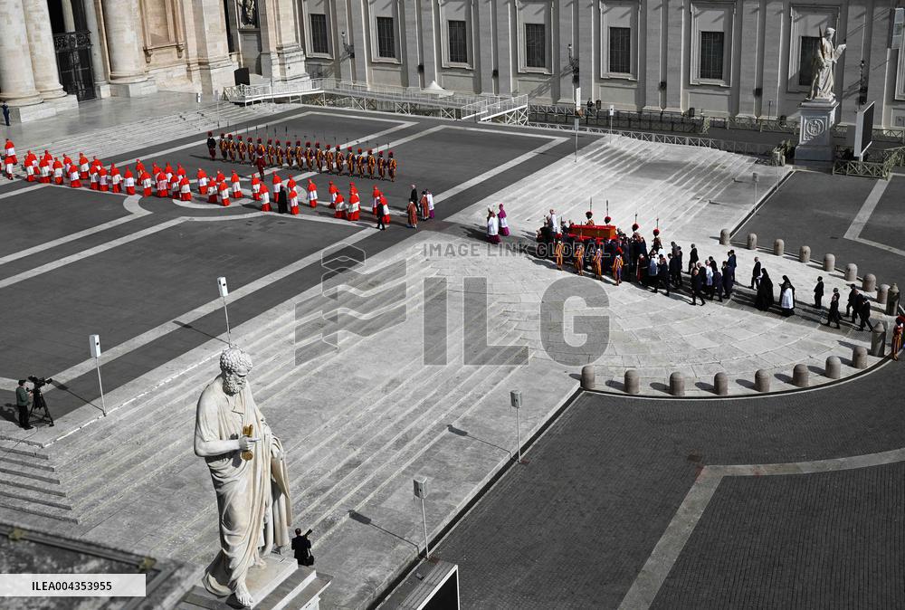 Transfer of The Coffin of Pope Francis - Vatican