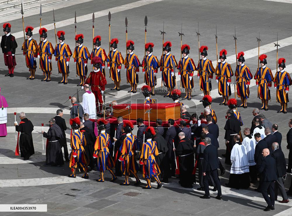 Transfer of The Coffin of Pope Francis - Vatican