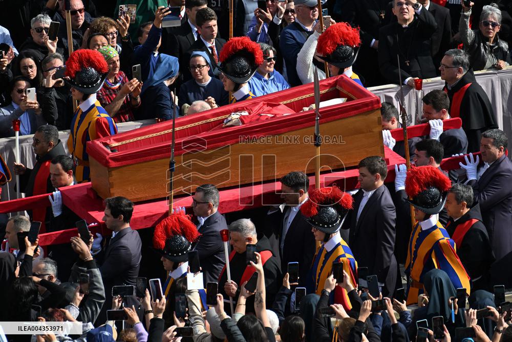 Transfer of The Coffin of Pope Francis - Vatican