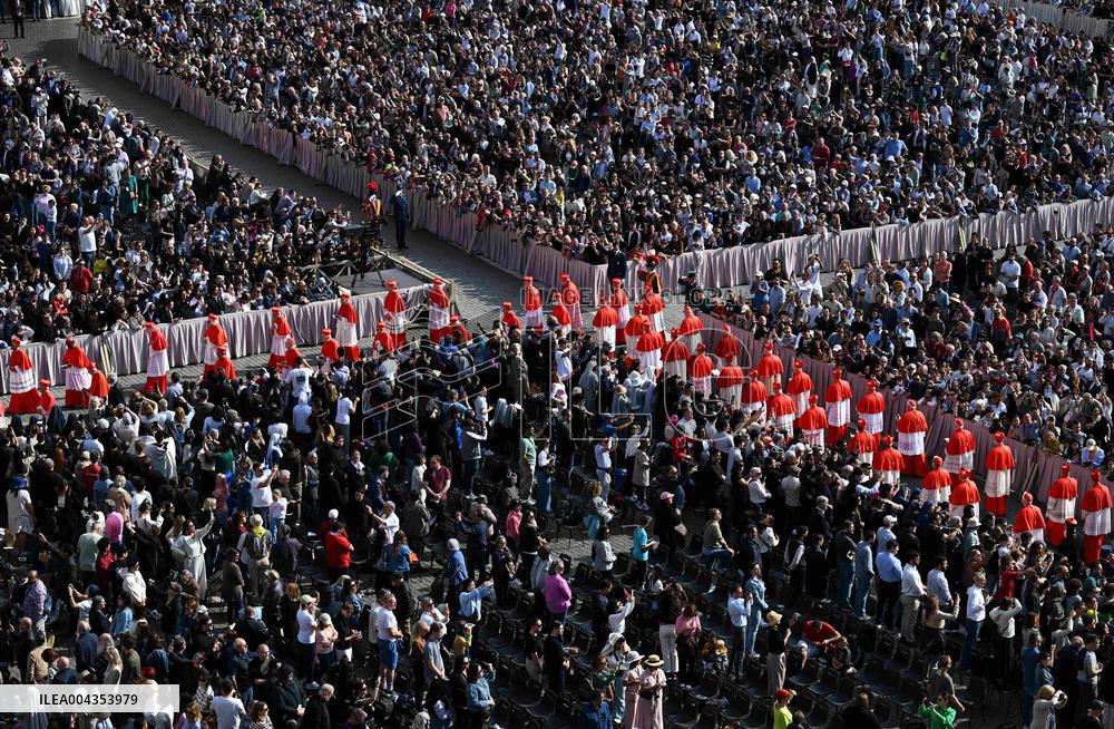 Transfer of The Coffin of Pope Francis - Vatican