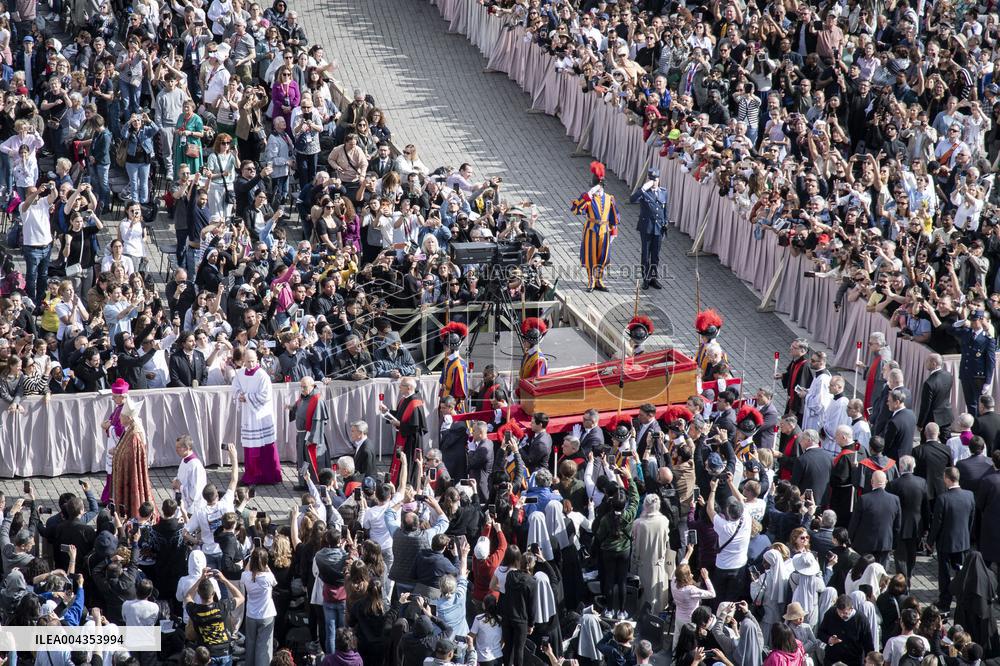 Transfer of The Coffin of Pope Francis - Vatican