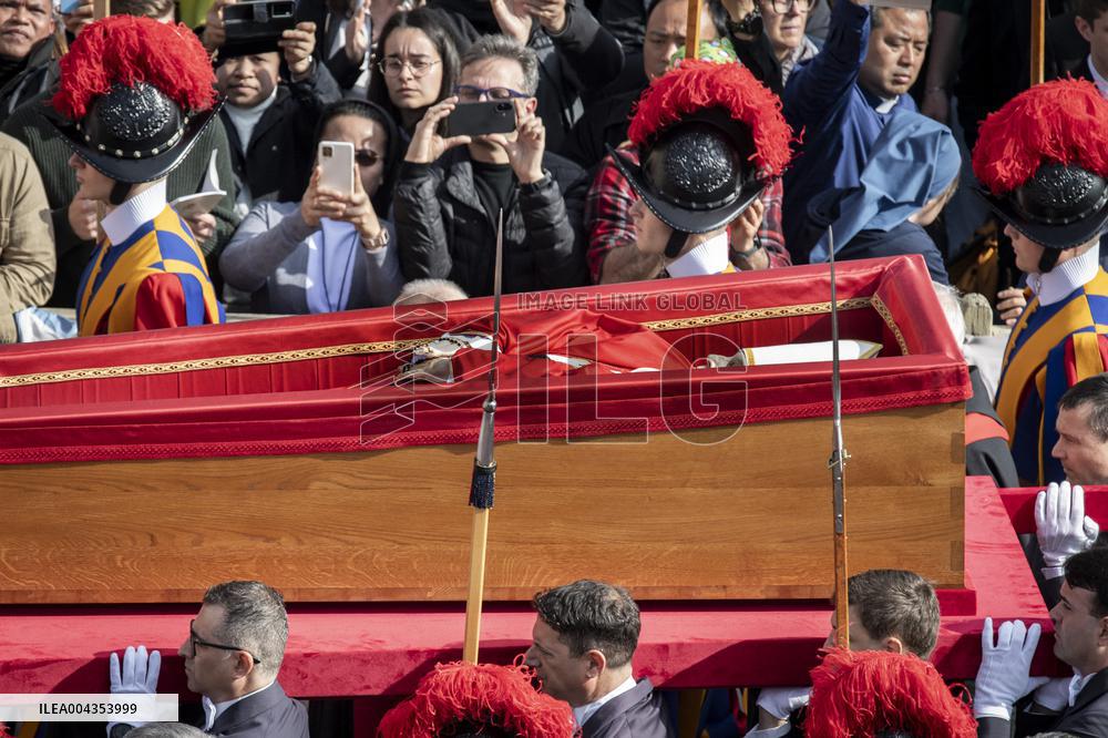 Transfer of The Coffin of Pope Francis - Vatican