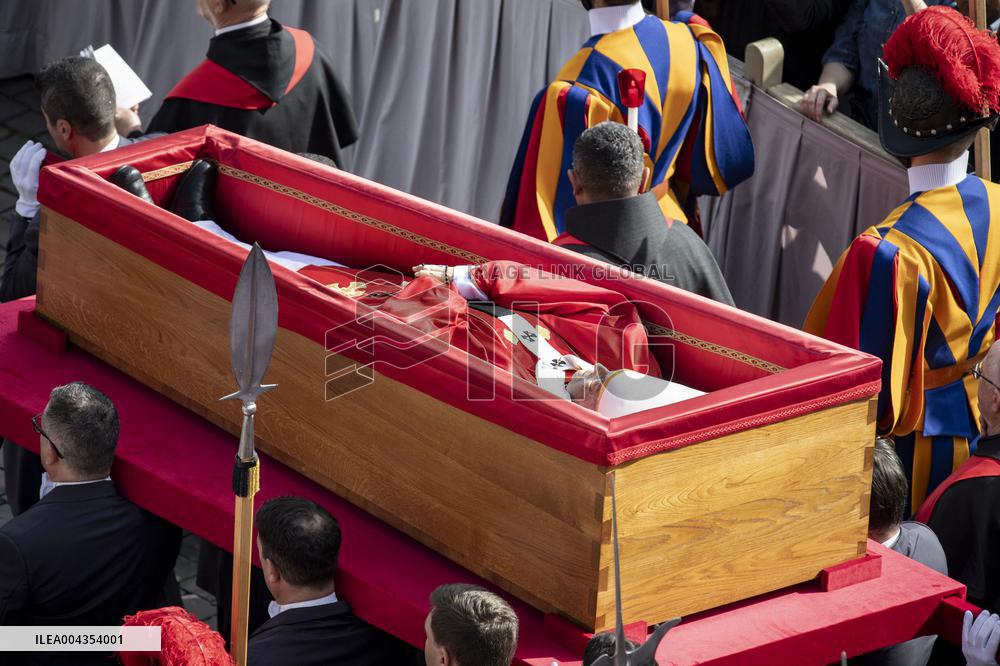 Transfer of The Coffin of Pope Francis - Vatican