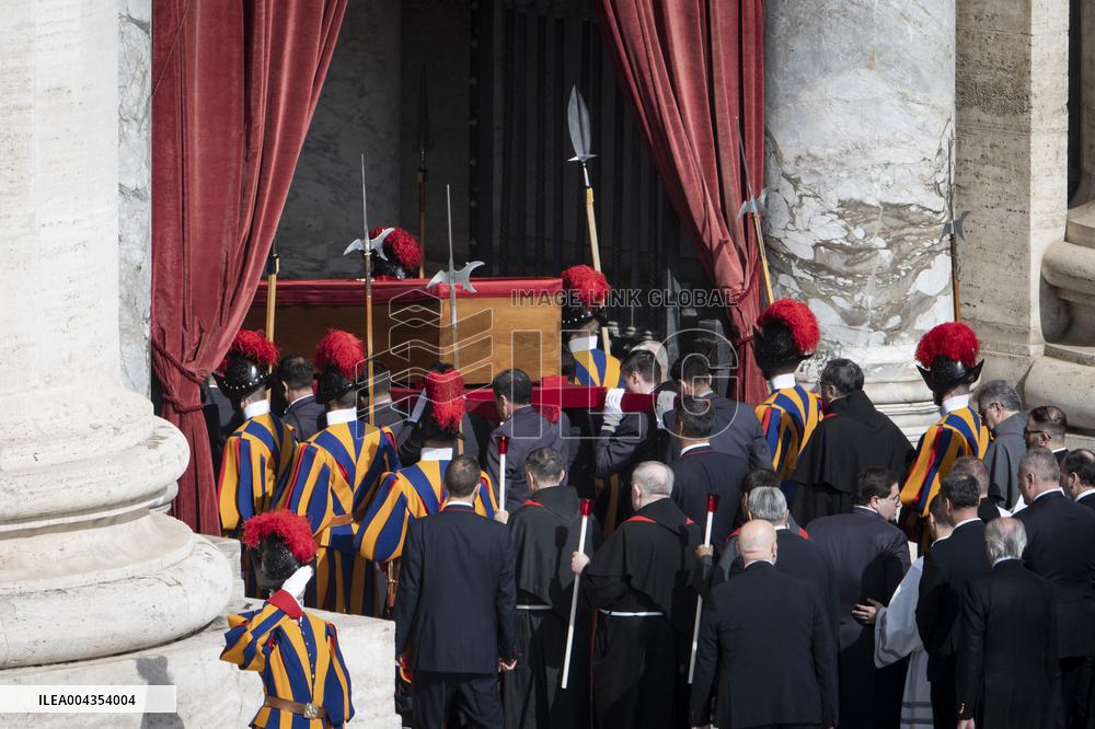 Transfer of The Coffin of Pope Francis - Vatican