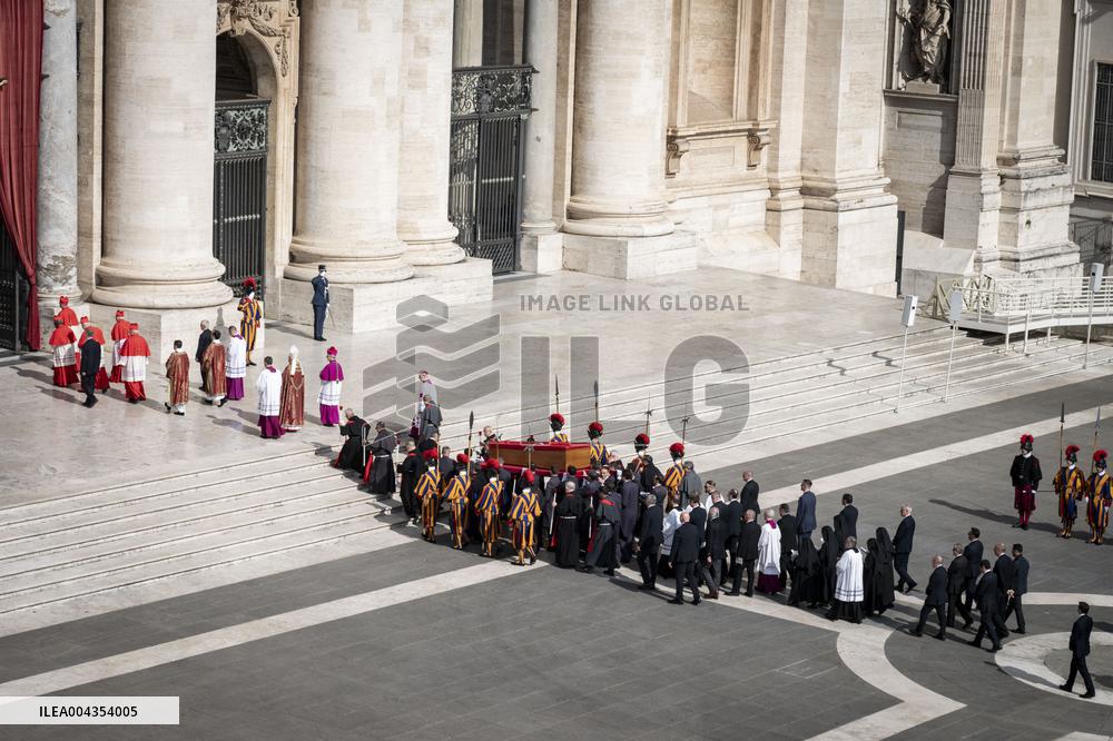 Transfer of The Coffin of Pope Francis - Vatican