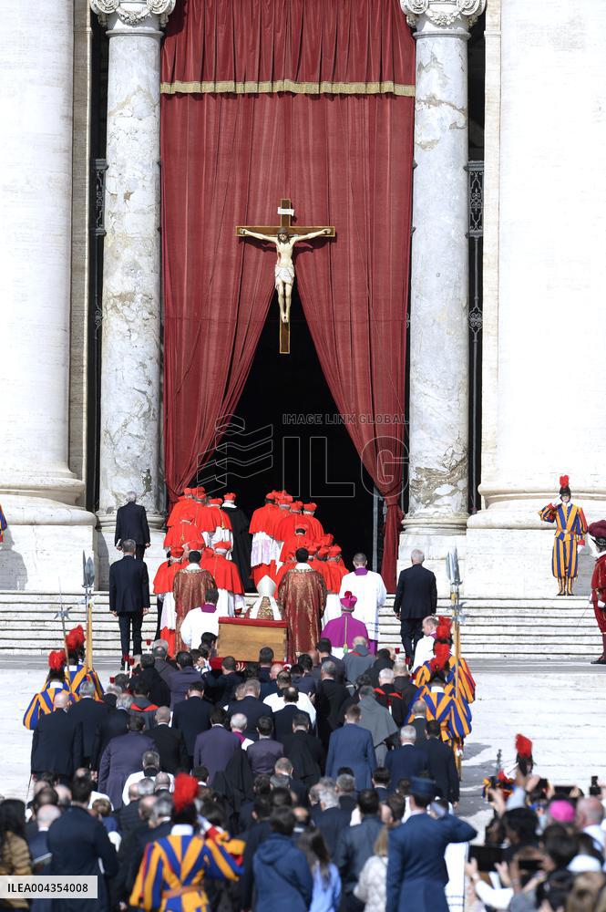 Transfer of The Coffin of Pope Francis - Vatican