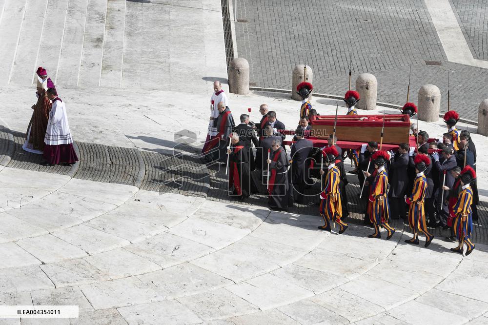 Transfer of The Coffin of Pope Francis - Vatican