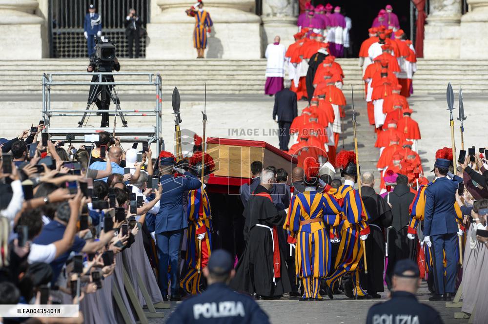 Transfer of The Coffin of Pope Francis - Vatican