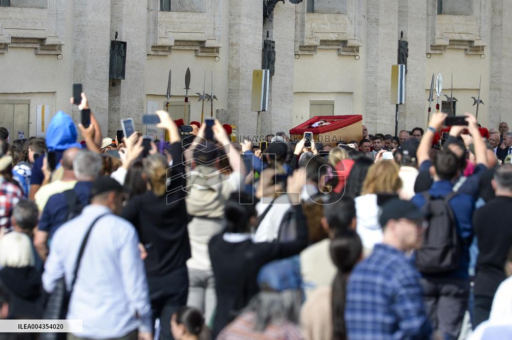 Transfer of The Coffin of Pope Francis - Vatican