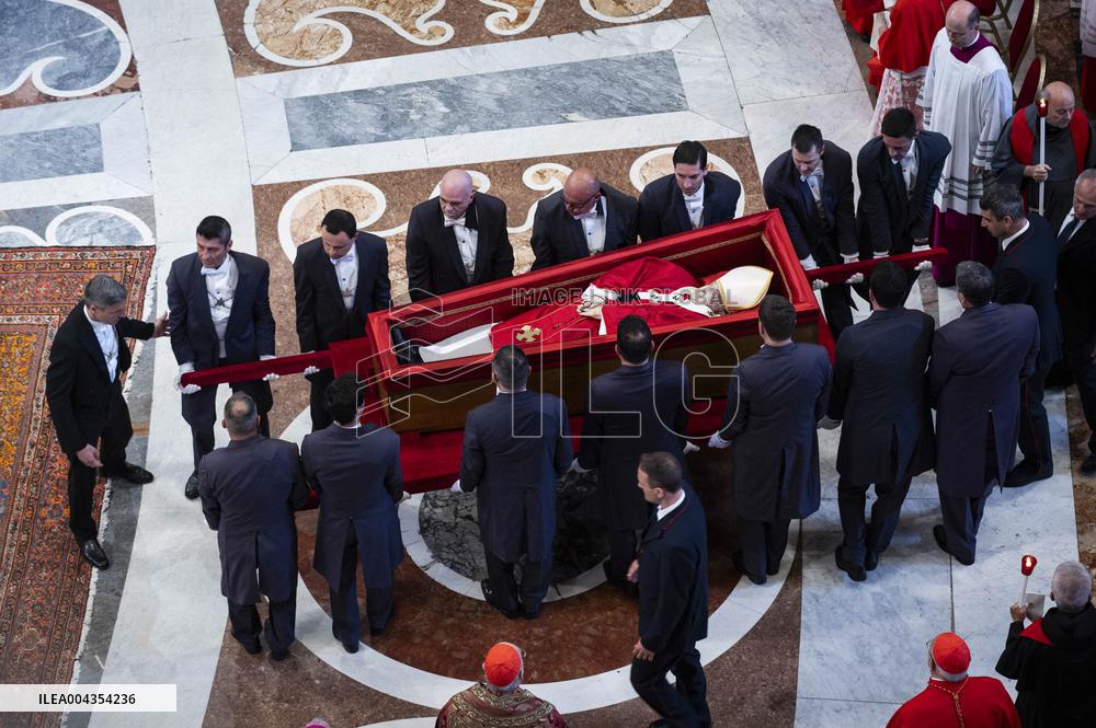 Transfer of The Coffin of Pope Francis - Vatican