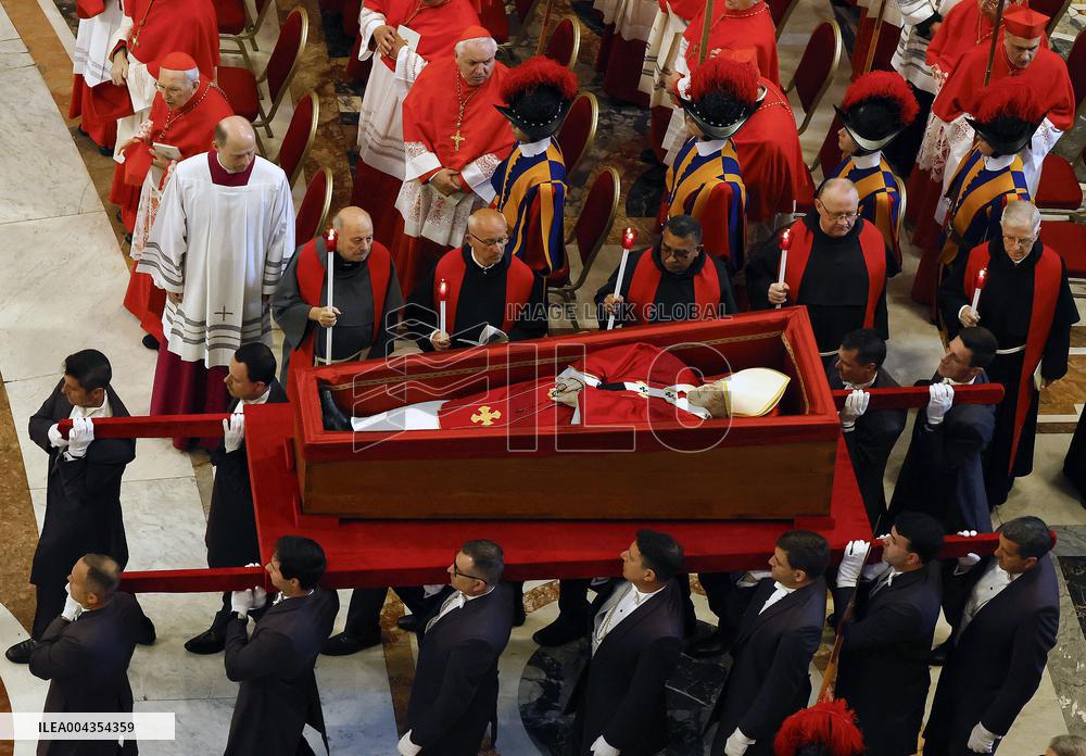 Transfer of The Coffin of Pope Francis - Vatican